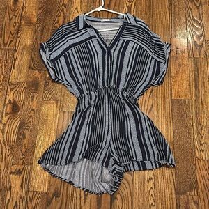 Alumni navy romper; size small